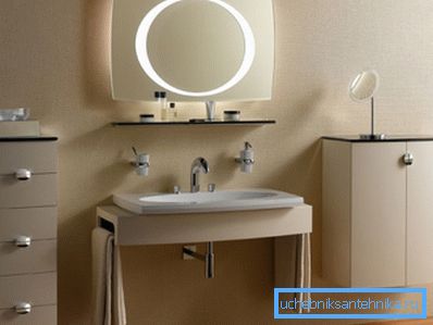 Raccogliere il lavandino per il bagno è facile, ma alcune delle sfumature in questo caso sono ancora presenti Raccogliere il lavandino per il bagno è facile, ma alcune delle sfumature in questo caso sono ancora presenti