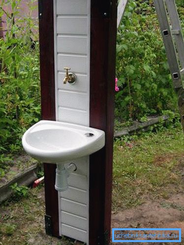 Lavabo sospeso in ceramica per lavabo estivo Lavabo sospeso in ceramica per lavabo estivo