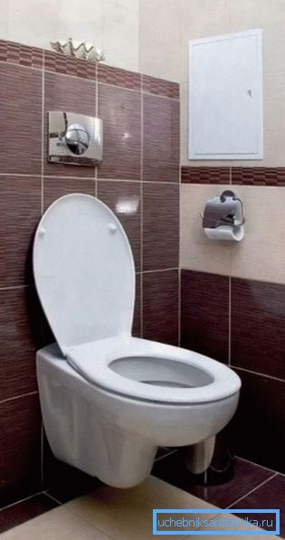 Il WC sospeso consente di risparmiare spazio grazie alla posizione nascosta della cisterna Il WC sospeso consente di risparmiare spazio grazie alla posizione nascosta della cisterna