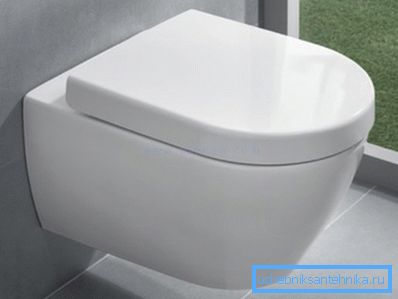Servizi igienici sospesi con microlift Servizi igienici sospesi con microlift
