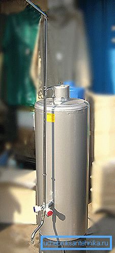 Guarda come fare la doccia nella vasca da bagno senza acqua corrente: installa una colonna di legno e collega la canna fumaria con quella principale. Così puoi fornirti acqua calda con il minimo tempo e denaro. Guarda come fare la doccia nella vasca da bagno senza acqua corrente: installa una colonna di legno e collega la canna fumaria con quella principale. Così puoi fornirti acqua calda con il minimo tempo e denaro.