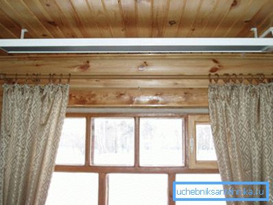Pannello a infrarossi a soffitto. Pannello a infrarossi a soffitto.