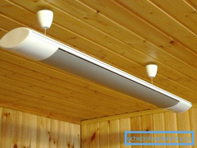 Riscaldatore a infrarossi a soffitto. Riscaldatore a infrarossi a soffitto.