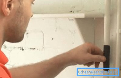 Il tubo di plastica danneggiato dovrà essere completamente sostituito. Il tubo di plastica danneggiato dovrà essere completamente sostituito.