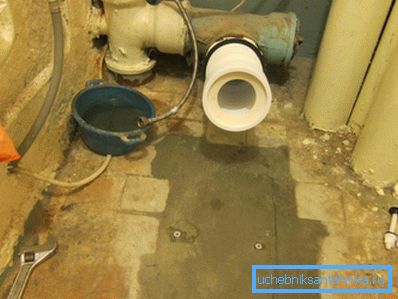 Cuffia correttamente installata e pavimento livellato Cuffia correttamente installata e pavimento livellato