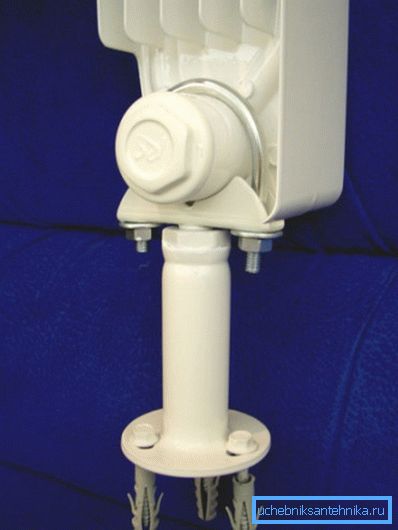 Un esempio di utilizzo di una staffa a forma di U. Un esempio di utilizzo di una staffa a forma di U.