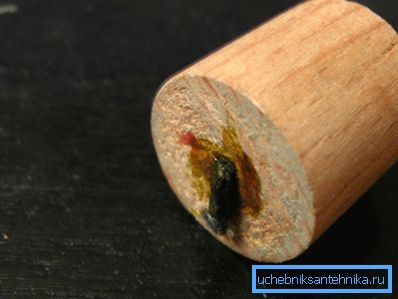 Un esempio del più semplice legno chopik Un esempio del più semplice legno chopik