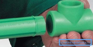 Esempio di collegamento con tubi di plastica Esempio di collegamento con tubi di plastica