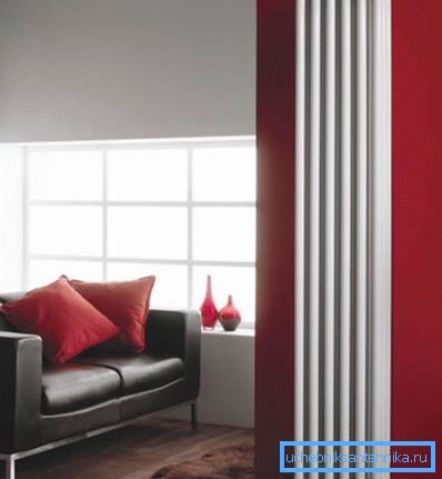 Un esempio di design moderno che utilizza un radiatore stretto. Un esempio di design moderno che utilizza un radiatore stretto.
