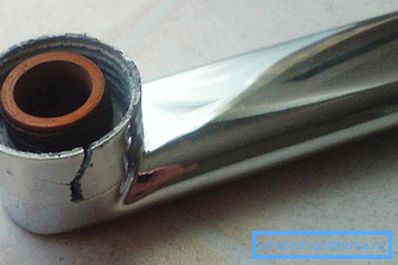 Un esempio di una crepa sul corpo Un esempio di una crepa sul corpo