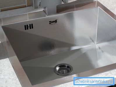 Esempio di installazione del piano di lavoro Esempio di installazione del piano di lavoro