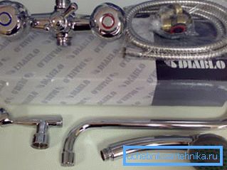 È possibile acquistare pezzi di ricambio per un miscelatore per una colonna di acqua calda su legno in ogni negozio specializzato È possibile acquistare pezzi di ricambio per un miscelatore per una colonna di acqua calda su legno in ogni negozio specializzato