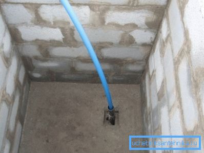 Pit o impostazione di un pozzo per l'acqua senza un cassone Pit o impostazione di un pozzo per l'acqua senza un cassone