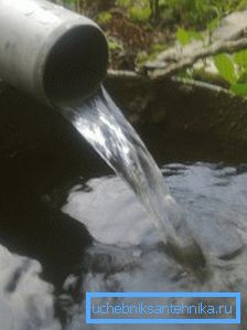 Continuare a pulire fino a quando l'acqua è limpida e trasparente. Continuare a pulire fino a quando l'acqua è limpida e trasparente.