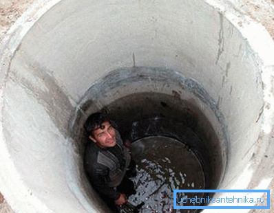 Continuiamo a scavare fino alla comparsa della prima acqua. Continuiamo a scavare fino alla comparsa della prima acqua.