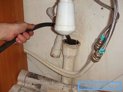 906 Lavare il liquame con acqua