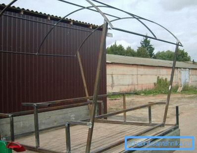 Un semplice gazebo con le sue mani dai tubi può essere montato non solo rapidamente, ma anche qualitativamente Un semplice gazebo con le sue mani dai tubi può essere montato non solo rapidamente, ma anche qualitativamente