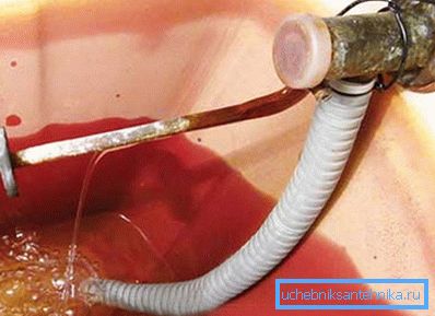 Il semplice completamento renderà silenziosa una serie d'acqua Il semplice completamento renderà silenziosa una serie d'acqua