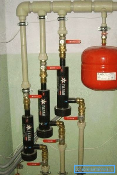 Il tipo più semplice di sistemi elettrici che utilizzano piccole caldaie Il tipo più semplice di sistemi elettrici che utilizzano piccole caldaie