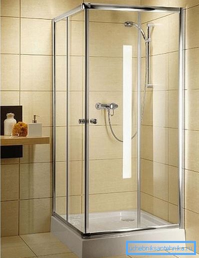 Attrezzatura da bagno semplice e funzionale. Attrezzatura da bagno semplice e funzionale.