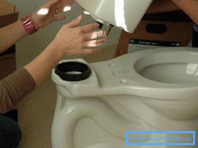 La procedura per cambiare l'anello ricorda l'installazione di una nuova toilette La procedura per cambiare l'anello ricorda l'installazione di una nuova toilette