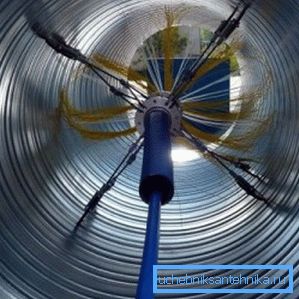 Controllo condotti di ventilazione e camini con una videocamera Controllo condotti di ventilazione e camini con una videocamera