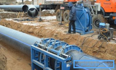 Il lavoro di attrezzature per la saldatura sul campo Il lavoro di attrezzature per la saldatura sul campo