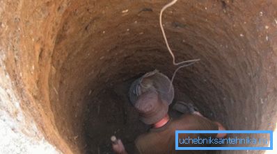 Lavorare in uno spazio ristretto è abbastanza difficile, mentre non è più facile per chiunque solleva secchi di sabbia. Lavorare in uno spazio ristretto è abbastanza difficile, mentre non è più facile per chiunque solleva secchi di sabbia.