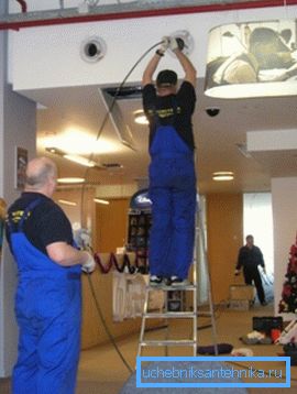 I dipendenti di aziende specializzate svolgeranno il loro lavoro in modo rapido ed efficiente. I dipendenti di aziende specializzate svolgeranno il loro lavoro in modo rapido ed efficiente.
