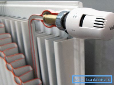 La batteria del radiatore è il punto finale di trasporto del calore. La batteria del radiatore è il punto finale di trasporto del calore.