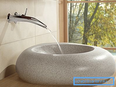 Il lavandino in pietra naturale per il bagno è molto costoso Il lavandino in pietra naturale per il bagno è molto costoso