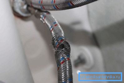 Apertura a treccia in seguito alla rotazione del tubo Apertura a treccia in seguito alla rotazione del tubo