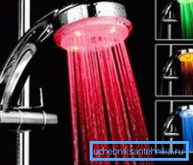 Shower Divider può avere diverse opzioni di retroilluminazione. Shower Divider può avere diverse opzioni di retroilluminazione.