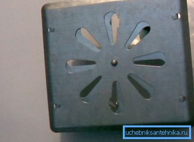 Griglia di ventilazione regolabile 250 250 in acciaio zincato Griglia di ventilazione regolabile 250 250 in acciaio zincato