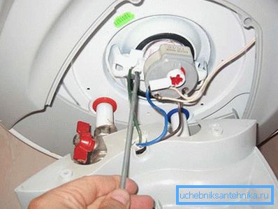 La riparazione degli scaldacqua ariston richiede determinate conoscenze e abilità nel campo dell'elettricità La riparazione degli scaldacqua ariston richiede determinate conoscenze e abilità nel campo dell'elettricità