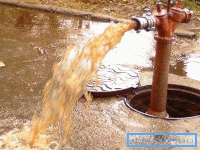Acqua rossa dal pozzo - un problema per la biancheria intima e la pelle Acqua rossa dal pozzo - un problema per la biancheria intima e la pelle
