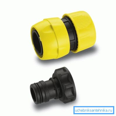 Con un design simile, i tubi di plastica per l'approvvigionamento idrico sono collegati in un clic Con un design simile, i tubi di plastica per l'approvvigionamento idrico sono collegati in un clic