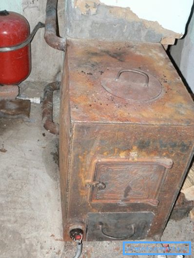 Attrezzatura a combustibile solido autoprodotta Attrezzatura a combustibile solido autoprodotta