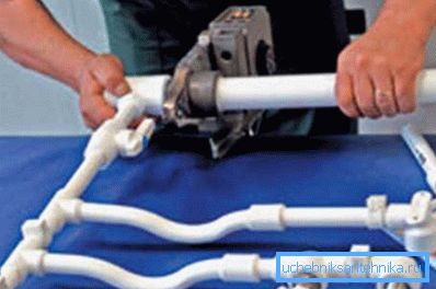 Assemblaggio di tubi di plastica Assemblaggio di tubi di plastica