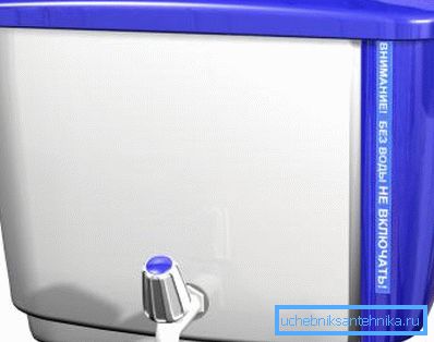 Si ritiene che le strutture in plastica siano più sicure, ma richiedono determinate condizioni operative. Si ritiene che le strutture in plastica siano più sicure, ma richiedono determinate condizioni operative.