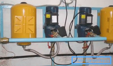Le pompe doppie vengono utilizzate nei cottage e nelle stanze con un elevato consumo di acqua. Le pompe doppie vengono utilizzate nei cottage e nelle stanze con un elevato consumo di acqua.