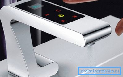 Il miscelatore touch con lavello ti consentirà di sperimentare un nuovo livello di comfort. Il miscelatore touch con lavello ti consentirà di sperimentare un nuovo livello di comfort.