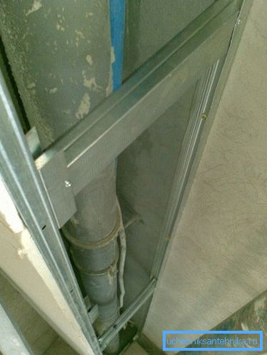 Il passaggio tra le barre trasversali non deve superare i 60 cm Il passaggio tra le barre trasversali non deve superare i 60 cm