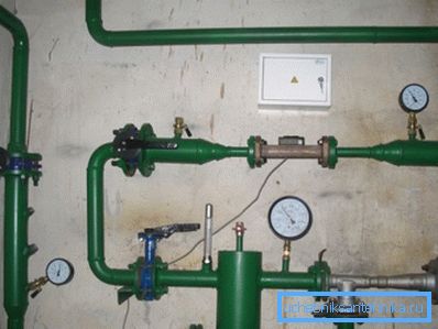 Valvole a sfera costrette a spostare tutte le altre strutture. Qui vengono utilizzati quando si installa il gruppo dell'ascensore. Valvole a sfera costrette a spostare tutte le altre strutture. Qui vengono utilizzati quando si installa il gruppo dell'ascensore.