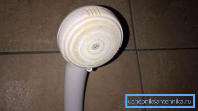 Irrigazione stabilita con ugelli di dimensioni ridotte. Irrigazione stabilita con ugelli di dimensioni ridotte.