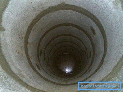 Le cuciture tra gli anelli sono cementate Le cuciture tra gli anelli sono cementate