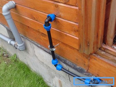 Sistema di approvvigionamento idrico di una casa privata fatta di tubi HDPE Sistema di approvvigionamento idrico di una casa privata fatta di tubi HDPE