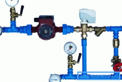 I sistemi di condizionamento dell'aria devono anche installare i nodi per controllare la temperatura del liquido di raffreddamento I sistemi di condizionamento dell'aria devono anche installare i nodi per controllare la temperatura del liquido di raffreddamento