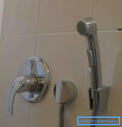 Il mixer di installazione interna sembra molto esteticamente e praticamente non prende il posto Il mixer di installazione interna sembra molto esteticamente e praticamente non prende il posto