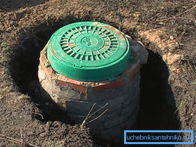 La connessione di prodotti polimerici con strutture in mattoni La connessione di prodotti polimerici con strutture in mattoni